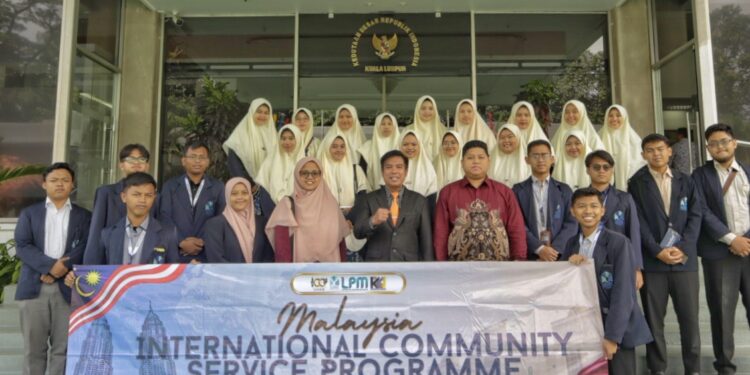 Mahasiswa UNIDA Gontor KKN Internasional di Malaysia